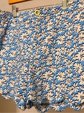 Lilly Pulitzer Blue and White Floral Scalloped Hem Shorts
